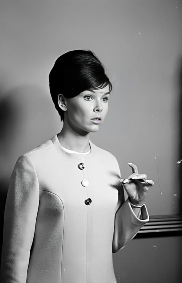 Barbara Gordon by jimthevillian on DeviantArt