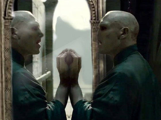 Voldemort with the mirror of erised