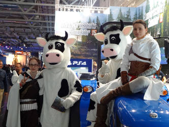 Altair and Vali go farming at gamescom2014