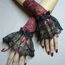 Baroque gloves made of lace