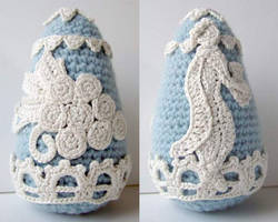 Crochet Wedgewood style egg