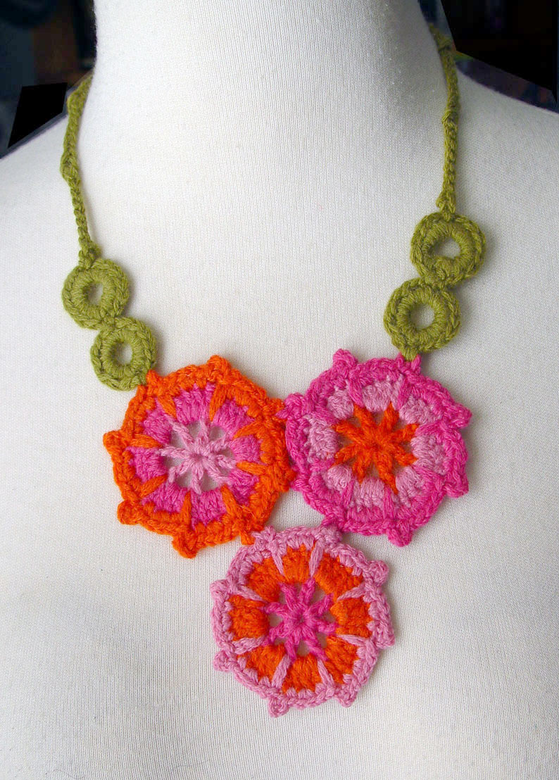 Crochet irish pink necklace