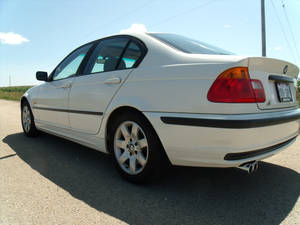 2001 BMW 325i - Angled Shot