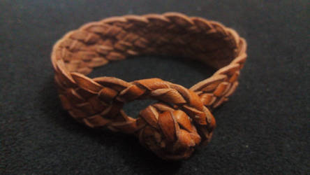 pulsera de cuero tejido 