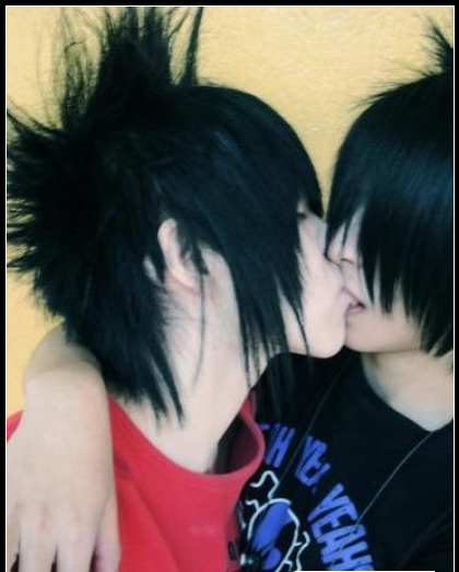 emo kiss