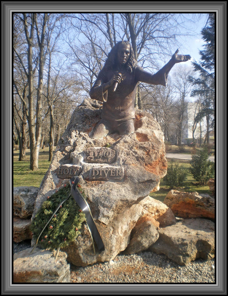 Памятник dio в болгарии Памятник dio в болгарии