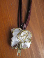 White rose zipper necklace
