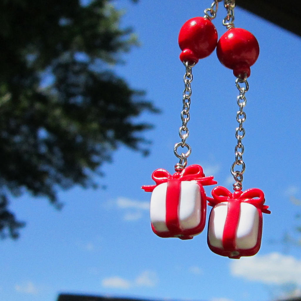 Animal Crossing balloon present earrings