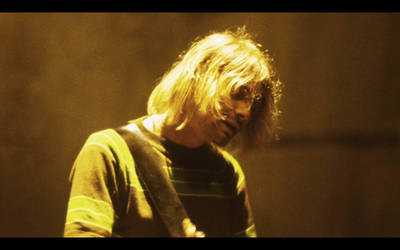 Kurt Cobain playin Teen Spirit