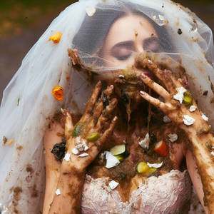 messy bride