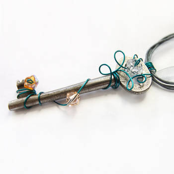 Vintage Key Necklace - Turquoise Minimalism