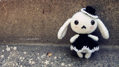 Loner Bunny Amigurumi