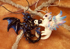 Love dragons - black and white