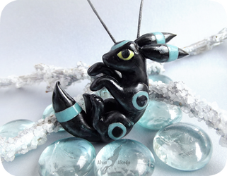 Pokemon shiny umbreon  - glowing in dark