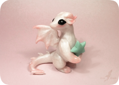 Little pearl dragon +[star glows in dark]