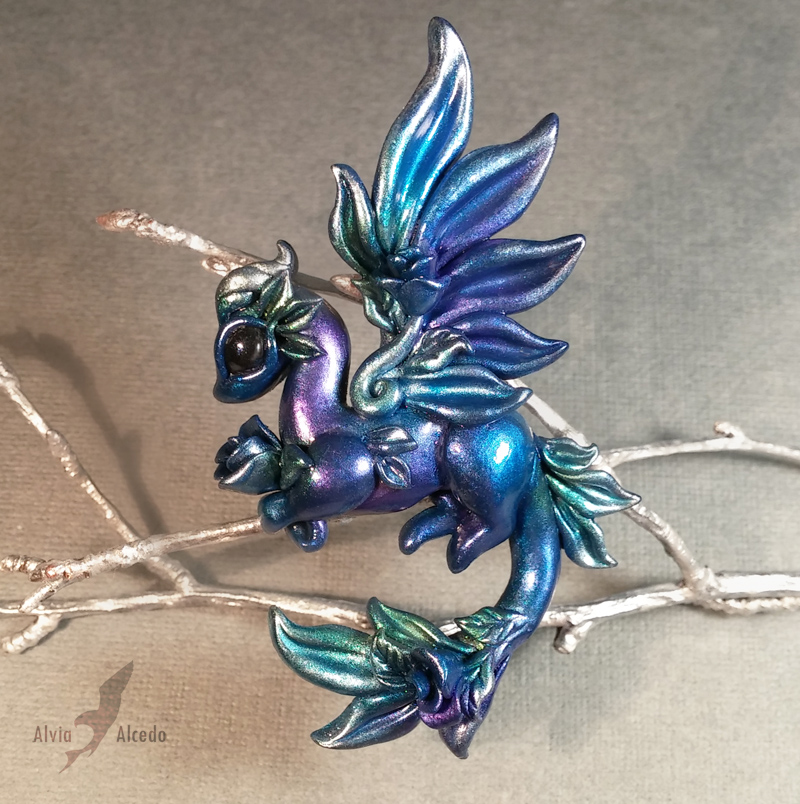 Three rose dragon pendant