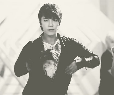 Donghae Sexy Free and Single