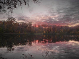 Sunset at the pond of Villebon