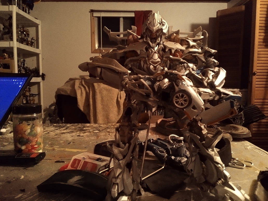 Transformers Rip Models transformers Megatron ripping jazz by Vexacus3300 on DeviantArt