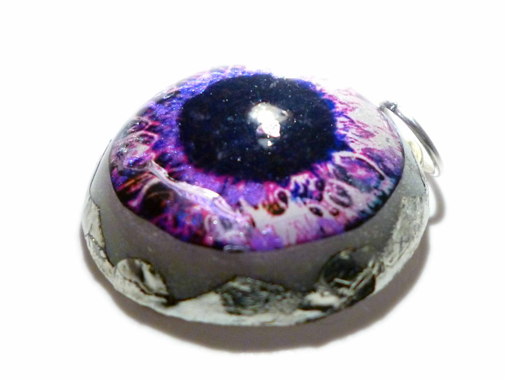 Purple eye tin pendant