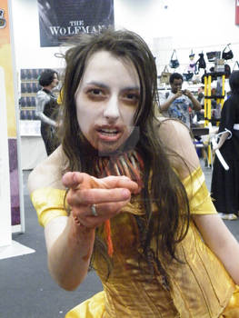 Zombie Belle Close-Up