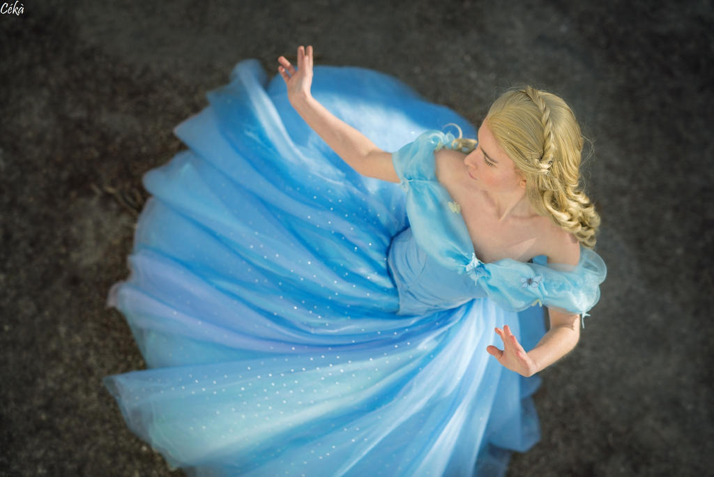 So just dance, dance, dance ~ Cinderella cosplay