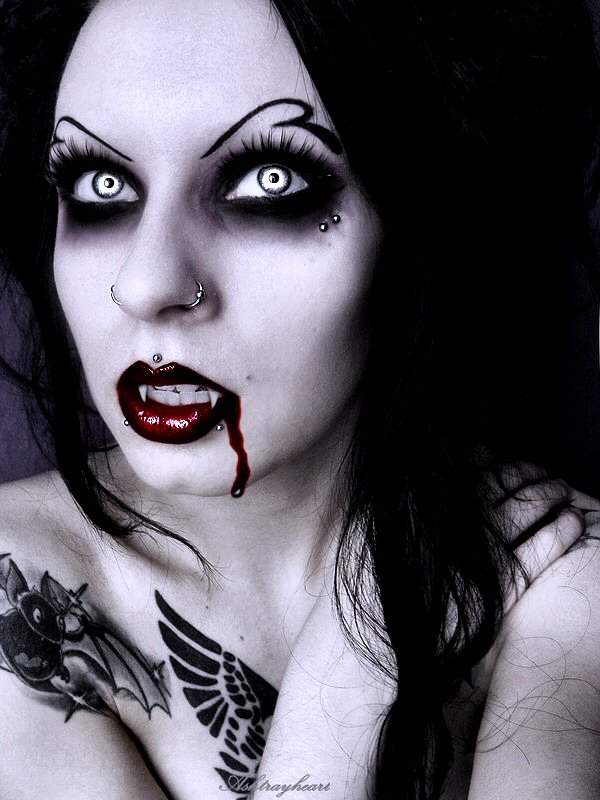Vampire Romina-Blood