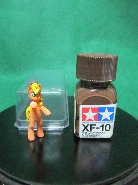 Mini scale Applejack