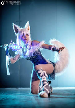 White Kitsune Cosplay 