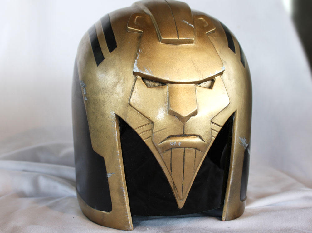 brit_cit_judge_s_helmet_by_ablindsquirrel_d6240a9-fullview.jpg