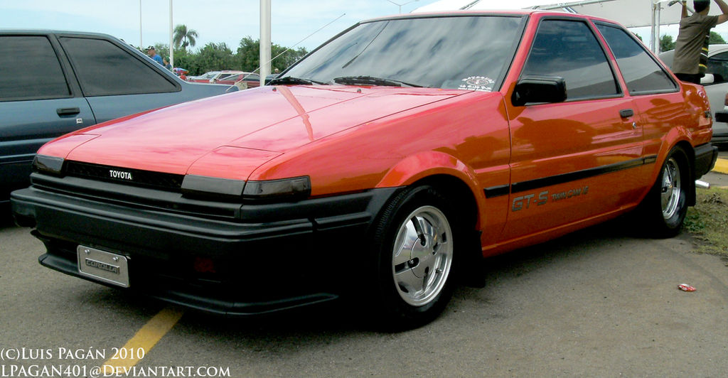 Red Toyota Corolla AE86