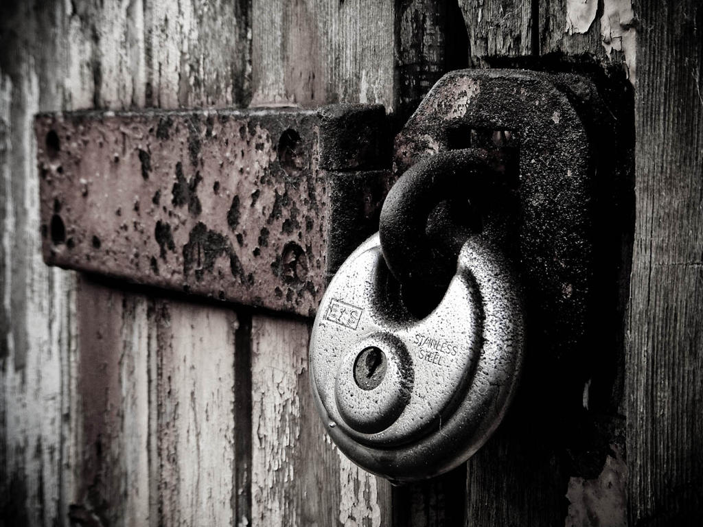 Door and padlock B+W as req'd