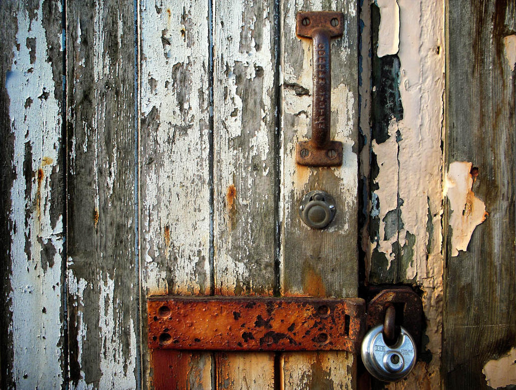 Rust pealing paint new padlock