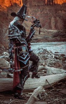 Valla Vampire Hunter cosplay 05