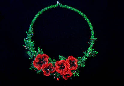 Poppy necklace