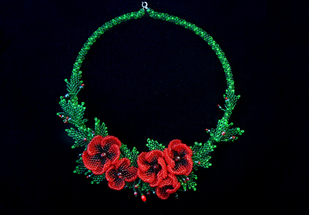 Poppy necklace