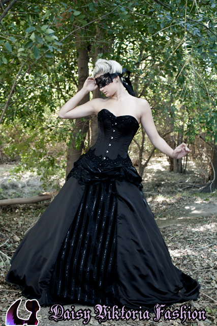 Dark Enchantment - Ballgown With Mask