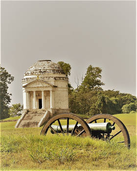 Vickburg cannon  memorial 1