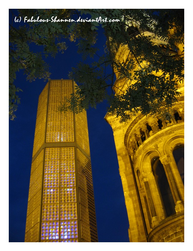 Gedaechtniskirche at night