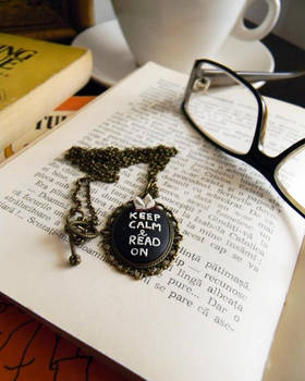 Keep Calm And Read On Necklace. Lulou