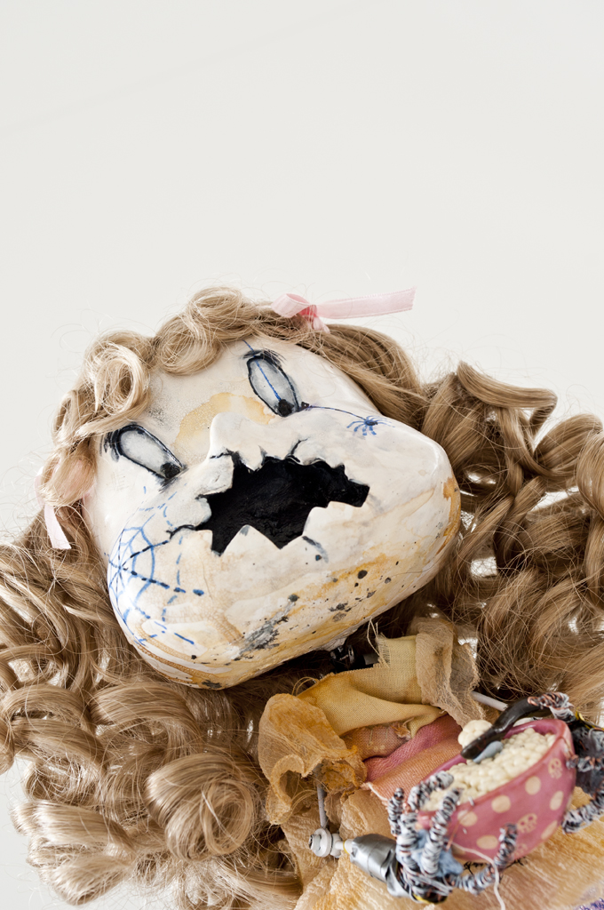 Miss Muffet by vimfuego