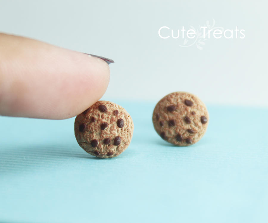 Chocolate chip cookies stud earrings