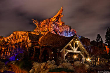 Lonely Night Slpashing at Splash Mountain by ExplicitStudios