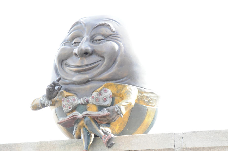 Humpty Dumpty Sculpture