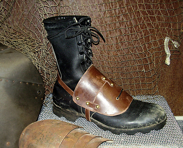 Leather Wasteland Boot Guard