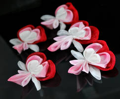 Bleeding Hearts: Red and White Kanzashi