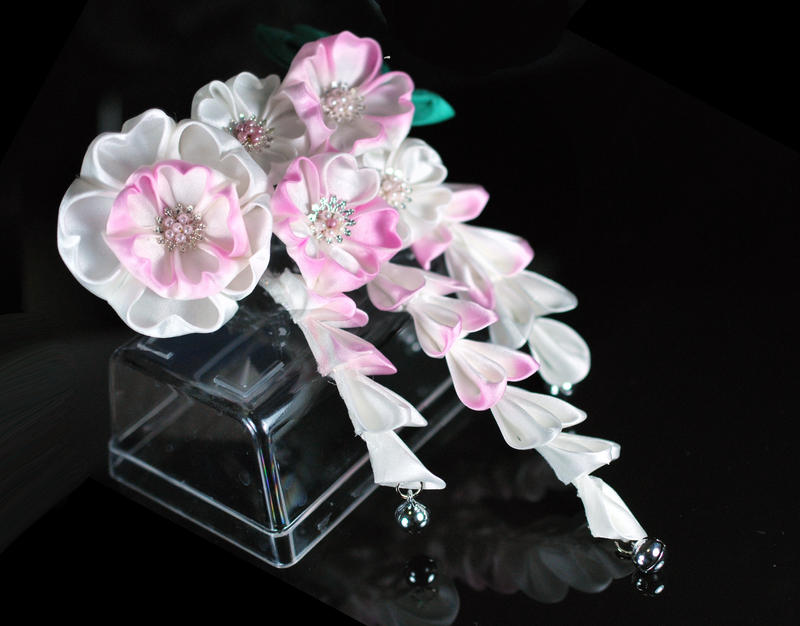 Custom Pink Sakura kanzashi for a bride