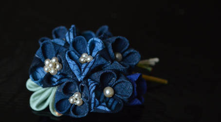 True Blue Kanzashi, Hydrangea.Ajisai Tsumami Zaiku