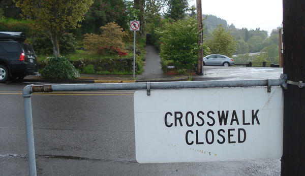 Crasswalk closed.