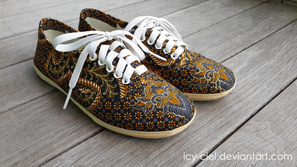 Indonesian Batik-painted Custom Shoes on Canvas Sneakers -  Israel